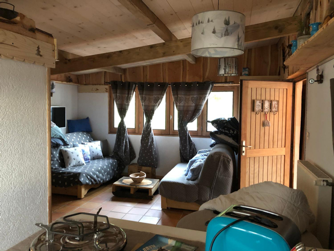 Bedroom 2, LE CHALET de la goutte, Rhône