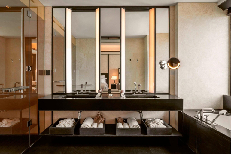 Bathroom 25