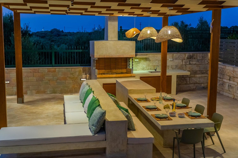 Others 3, Estella Villa with Pool, Children Area, BBQ & Magnificent Views!, Crete