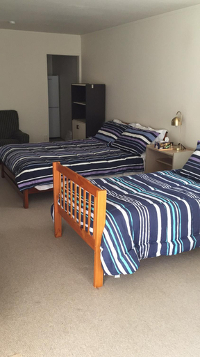Bedroom 2, K&R Orewa homestay, Rodney