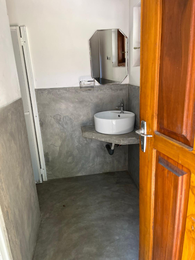 Bathroom 3, Tanty's Hostel, Galle Four Gravets
