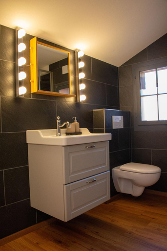 Bathroom 5, Uncle Eric's Chalet, Interlaken