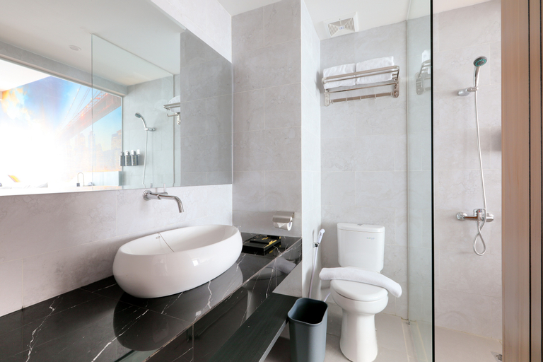 Bathroom 13