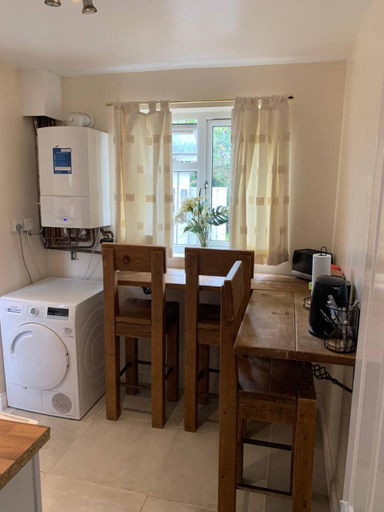 3, Oak, London
