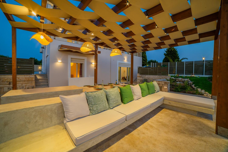 Others 2, Estella Villa with Pool, Children Area, BBQ & Magnificent Views!, Crete