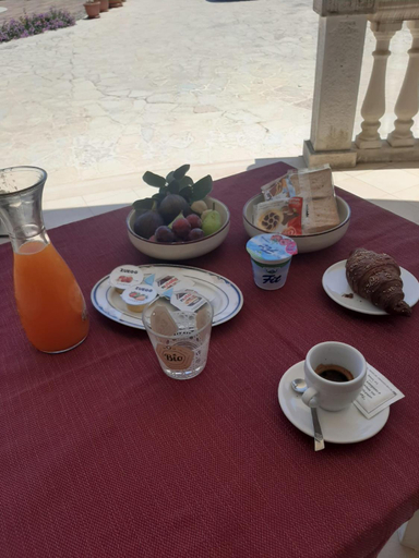 Food & Drinks