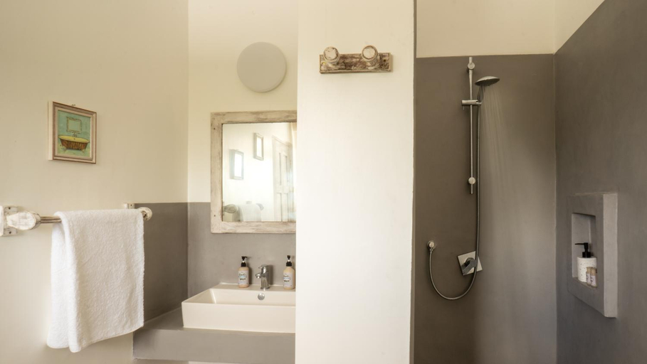 Bathroom 3, Casamia Suites, Msambweni