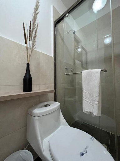 Bathroom 3, Villeta Resort Hotel, Villeta