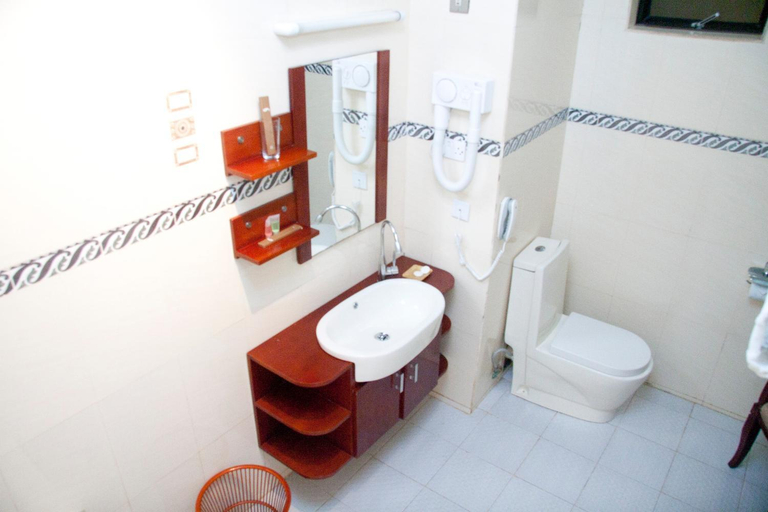 Bathroom, Mika Lodge, Lusaka