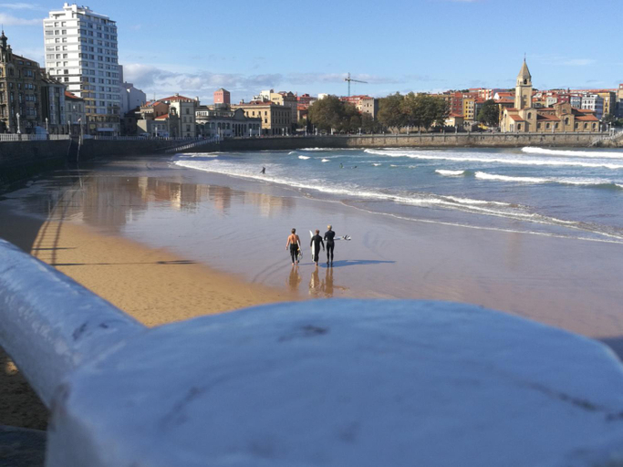 Others 4, Balenax Pension, Asturias