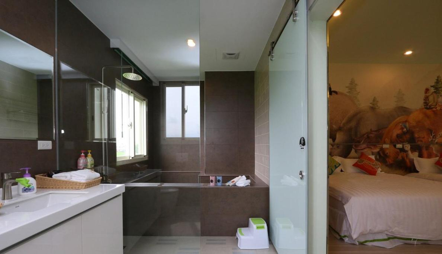 Bathroom 3, Wunan Zoo Family Homestay, Yilan