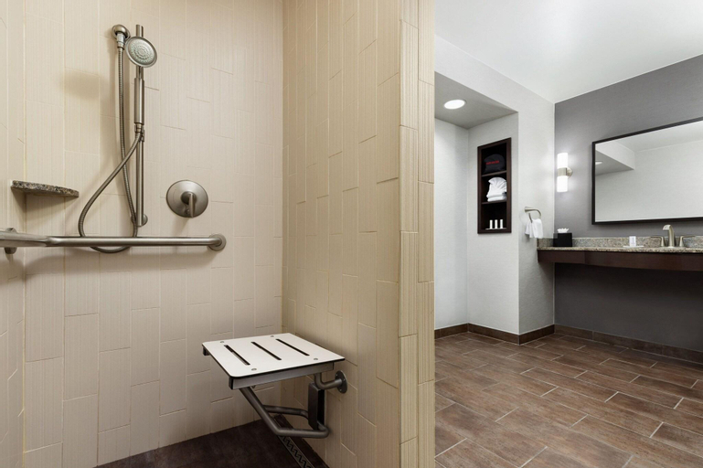Bathroom 17