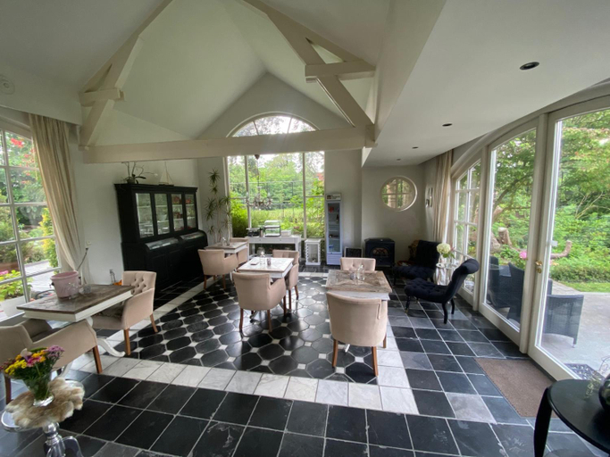 Others 4, B&B Huis Spaas, Limburg