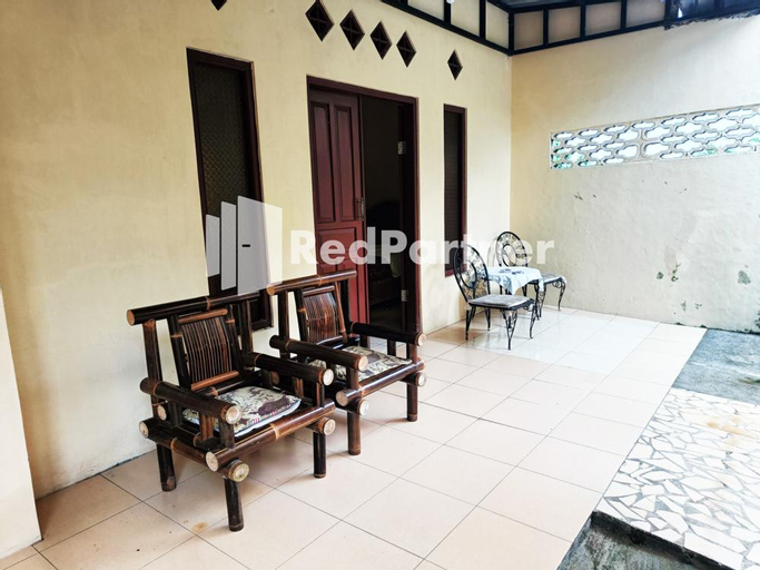 Public Area 2, Hotel Anita Baturaden Mitra RedDoorz, Banyumas