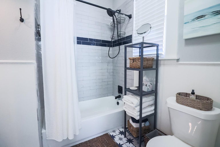Bedroom 3, The Old Flamingo Vibrant Bungalow just 2 mins from the beach, Galveston
