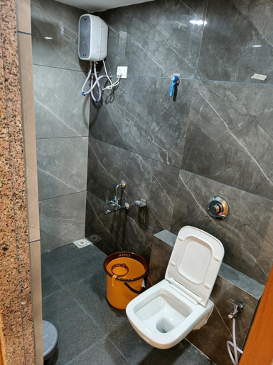 Others 5, Hotel Lotus, Anand