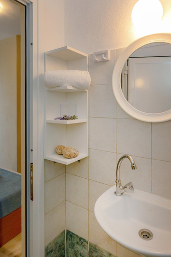 Bathroom 3, Thea Studios, Central Macedonia