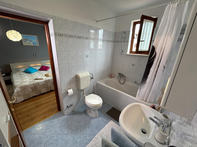 Others 5, Room Adry with balcony, free parking & bikes, Rovinj