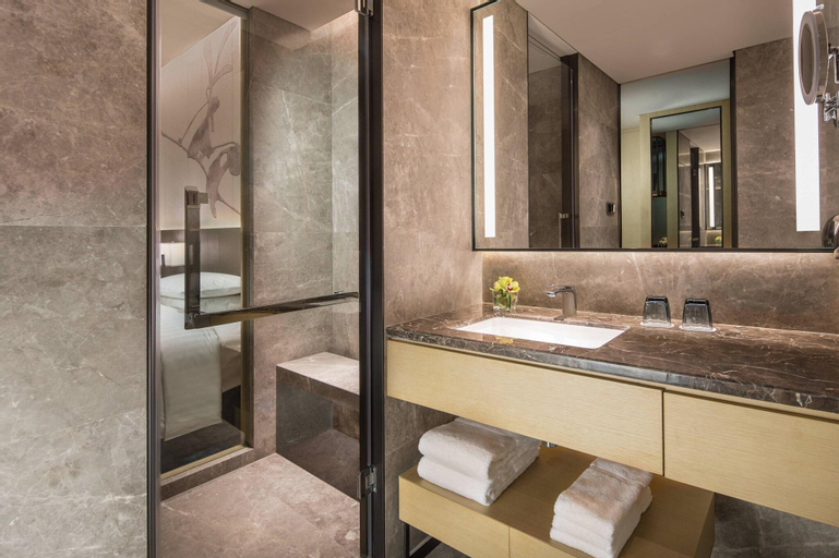 Bathroom 14