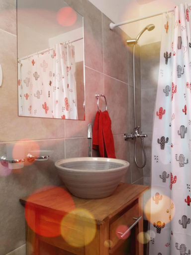 Bathroom 2, Zonda hostel cultural, Cushamen