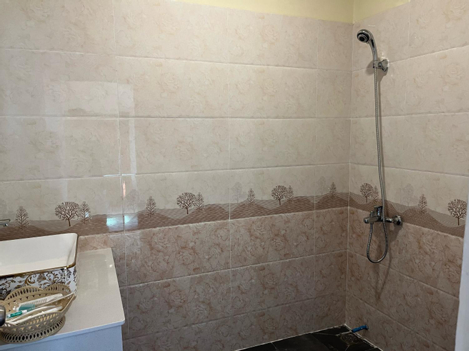 Bathroom 7