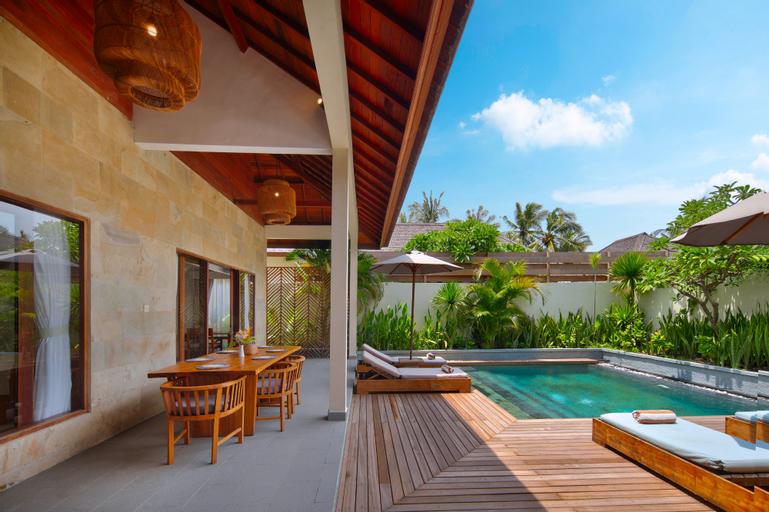 Swimming Pool 23