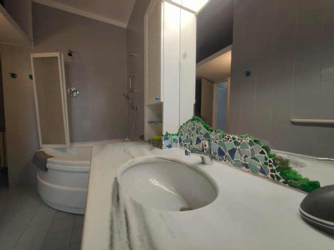 Bedroom 3, Casa Mario, Savona
