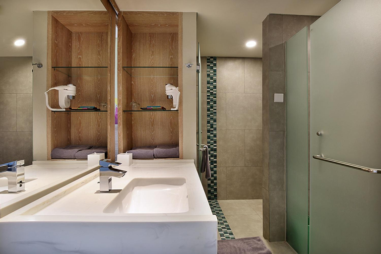 Bathroom 13