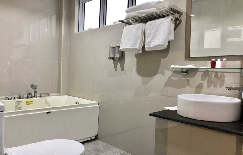 Bathroom 5, Contento Retreat, Malé
