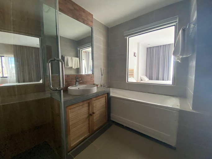 Bathroom 4, JJ City Centre Suites, Siem Reap