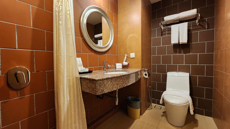 Bathroom 24