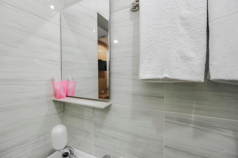 Bathroom 10