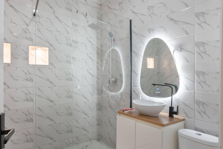 Bathroom, MountRoyal Centre Hotel and Suites, Ajeromi/Ifelodun