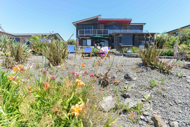 Others 3, Absolute Beachfront B&B, Napier