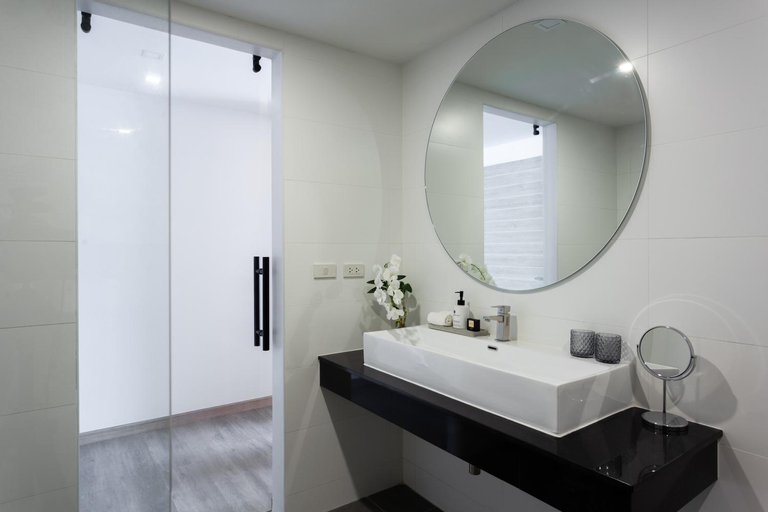Bathroom 7
