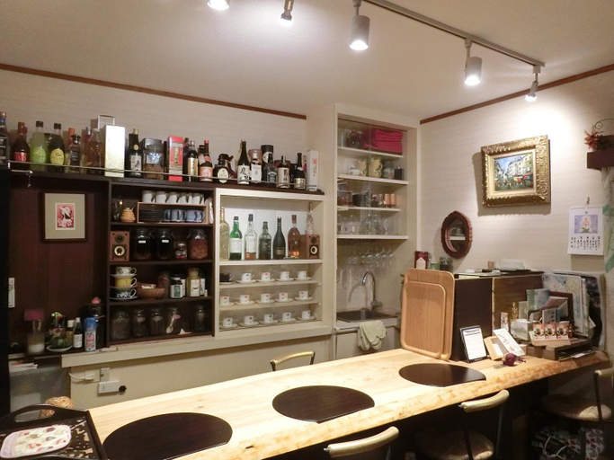 Food & Drinks