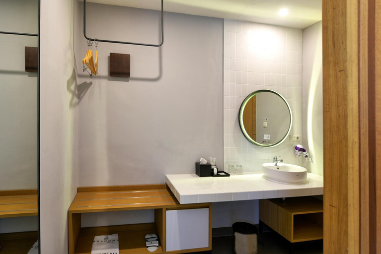 Bathroom 9