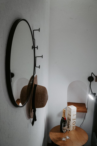 Others 2, Dislocati BnB - Jacuzzi privata - Cucina - TV60" - Minimal Luxury, Napoli