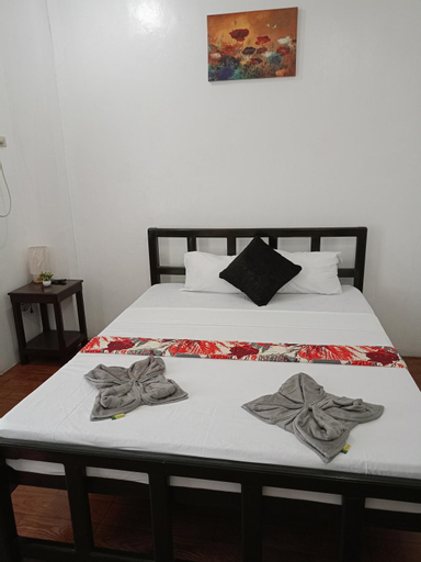 Bedroom 2, Alec Lodge, Coron