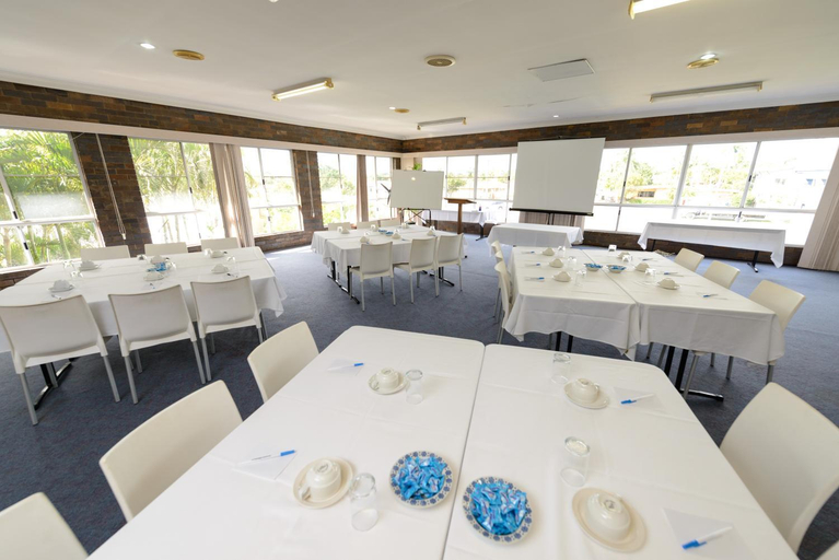 Food & Drinks 3, Smart Motels Bert Hinkler , Bundaberg