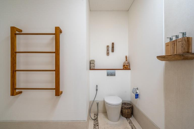 Bathroom 4, Flores Villa by Hombali, Badung
