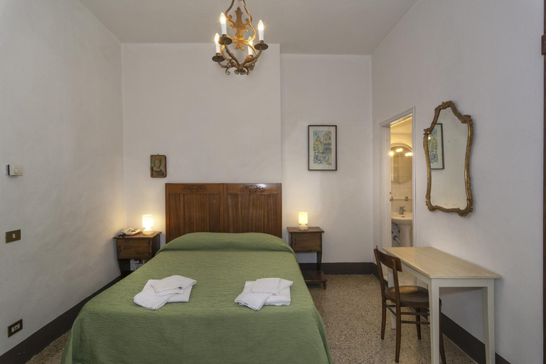 Bedroom 4, Casa Diocesana di Lucca, Lucca