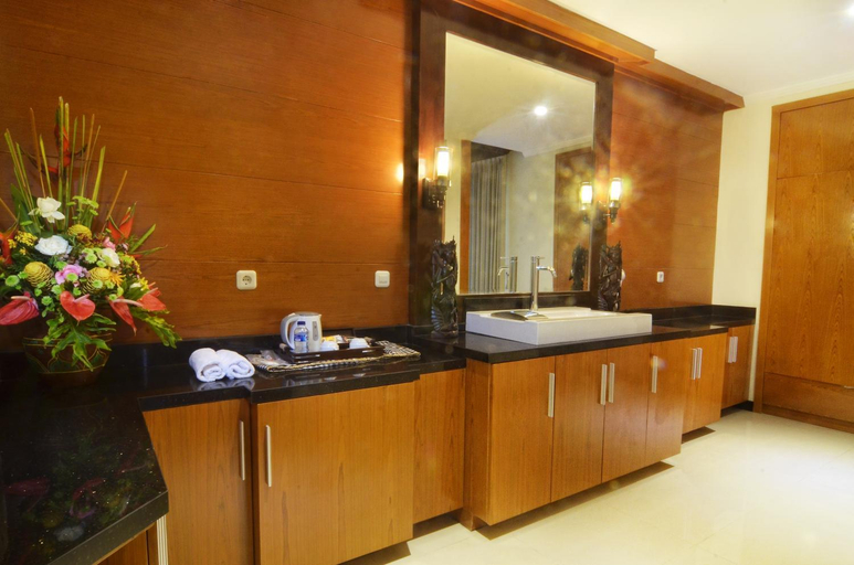Bathroom 4, Kori Maharani Villas, Gianyar