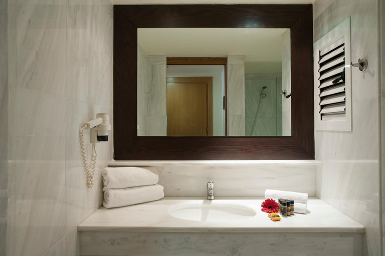 Bathroom 4, Hermes Hotel, Attica