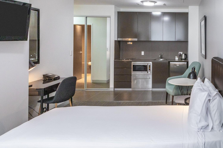 Bedroom 2, Holiday Inn Hotel And Suites Sydney Bondi Junction By IHG, Sydney