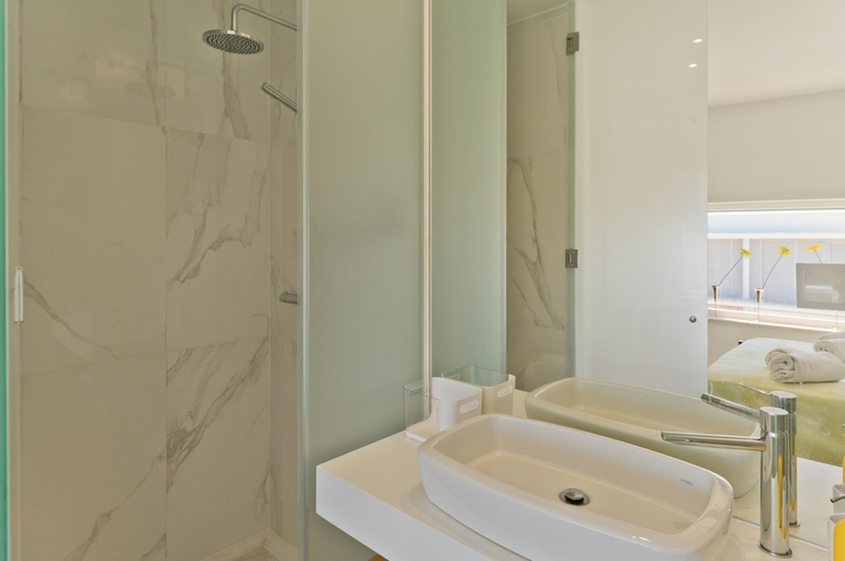 Bathroom 4, BmyGuest Collection - Meco Sunset & Pool Villa, Sesimbra