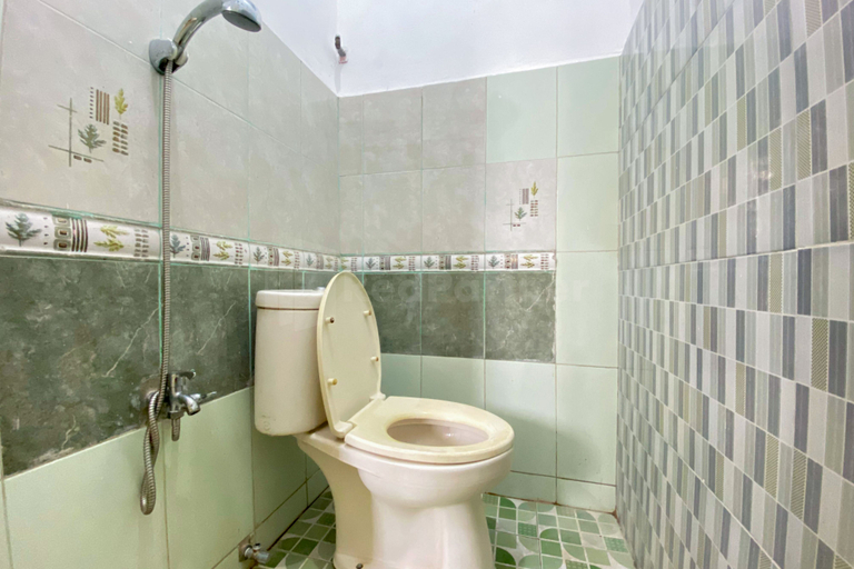 Bathroom 5, Sutomo Residence Syariah RedPartner, Padang