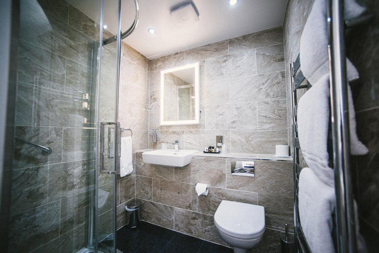 Bathroom 2, Bedford Hotel, Devon
