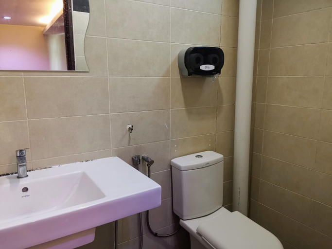 Bathroom 4, Centre Point, Tampin