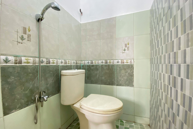 Bathroom 5, Sutomo Residence Syariah RedPartner, Padang
